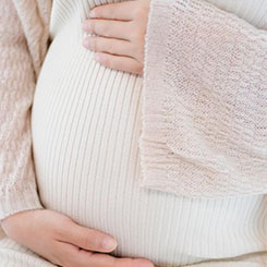 所以我们本季度会🍓看到一↙点效益，🐟但这个效益将在未👉来几个季度开🇬🇧始累积◽